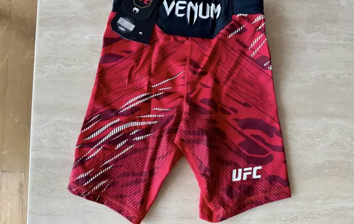 VENUM UFC 파이트쇼츠 컴프레션 xs사이즈 레드